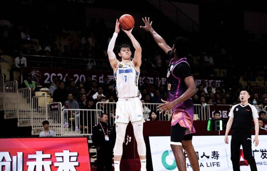 九游娱乐网址-周琦31分曾凡博28+10首钢大胜福建广东胜广州(曾凡博怎么没消息了)