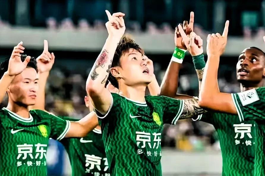九游体育-中超-法比奥帽子戏法国安4-0梅州15轮不败夺半程冠军(什么叫帽子戏法和梅开二度)